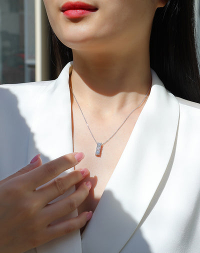 Round - A Fashionable And Luxurious Diamond Jewelry Pendant Set With 0.5-carat Moissan Diamonds, S925 Sterling Silver And Platinum Plating