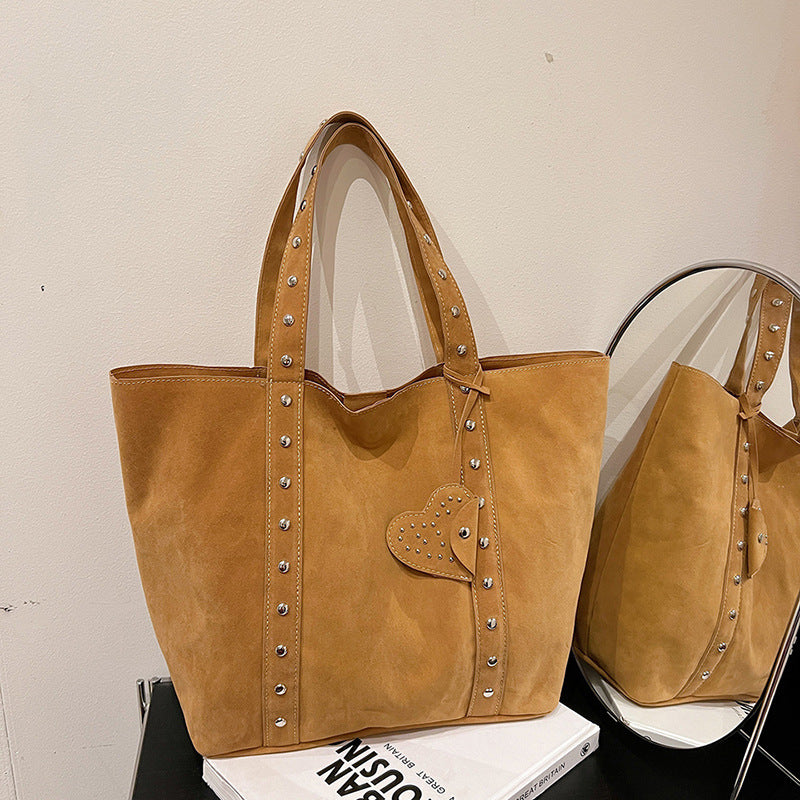 Special-interest Design Rivet Hand-carrying Tote Bag Fashion Commuter Shoulder Underarm Bag
