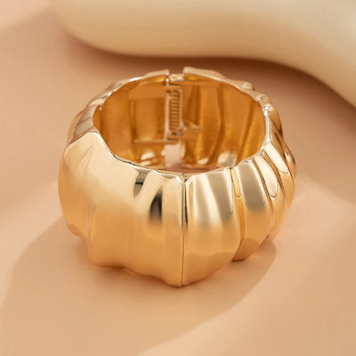 Ingemark Hip Hop Inlaid Rhinestones Water Drop Spring Bangle for Women